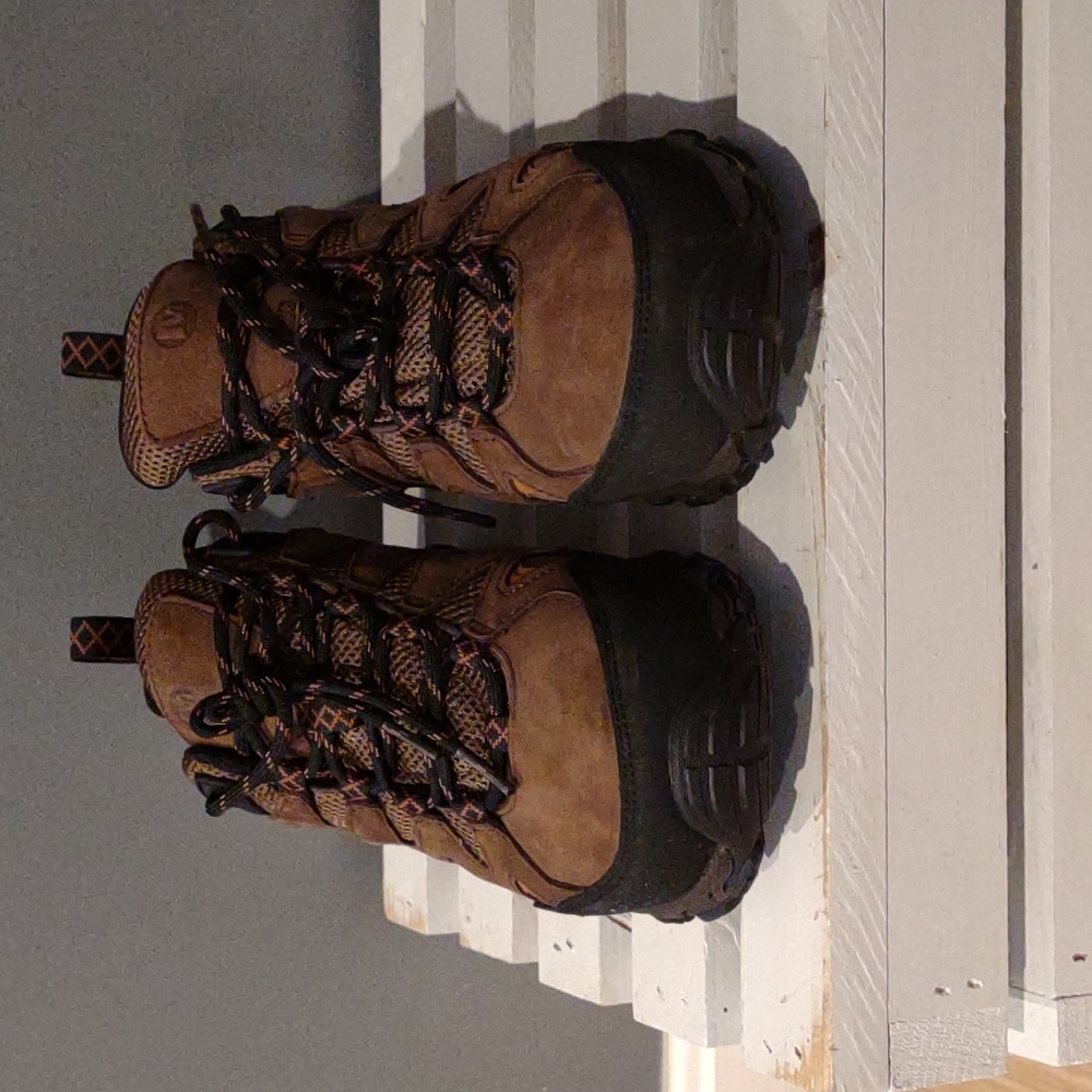 Merrell Boots - Picture 2 of 5